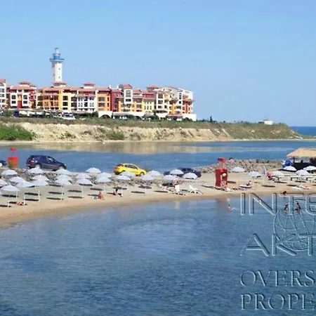 Apartment Marina Cape 32-35 *
